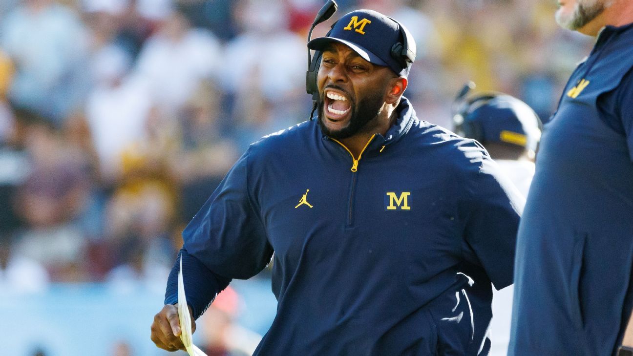 台上扮演更 台上扮演更